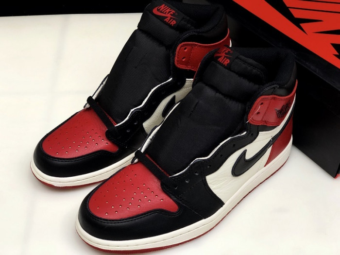 AIR JORDAN 1 RETRO HIGH BRED TOE OG 555088-610
