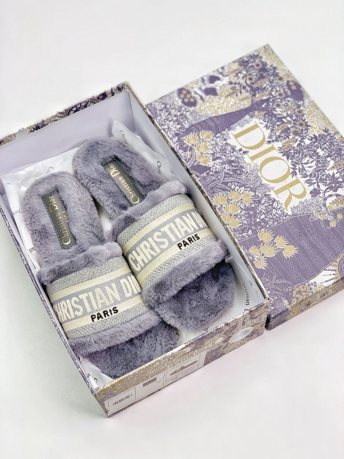 DO DESIGNER SLIPPERS