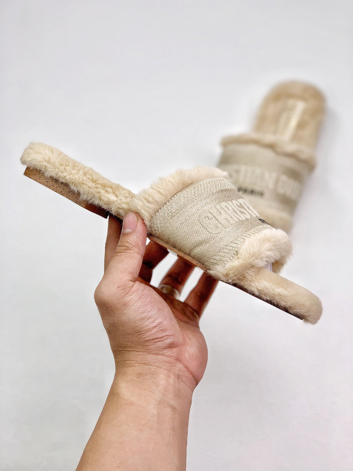 DO DESIGNER SLIPPERS