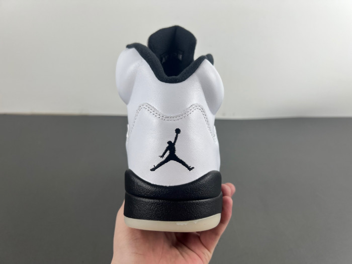 Air Jordan 5 Retro "White and Black" DD0587-110