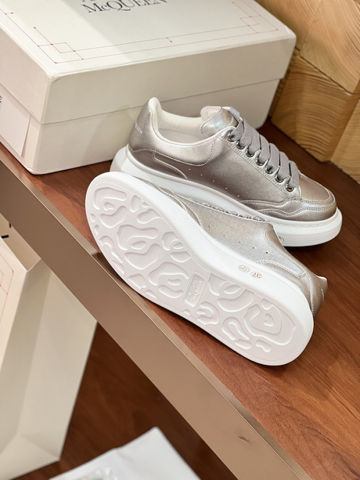 Alexander McQueen sneaker