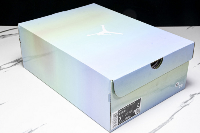 Air Jordan 11 Low HQ7000-001