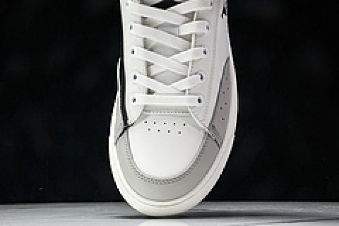 L&V SNEAKERS