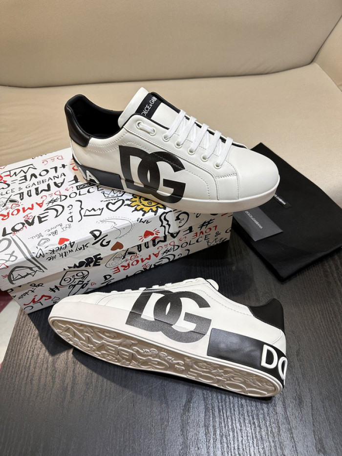 DG sneaker