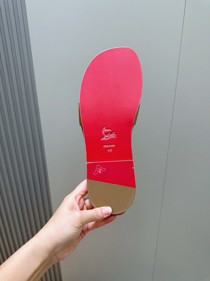 CL SLIPPERS