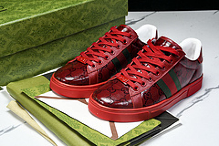 G*u*i sneaker