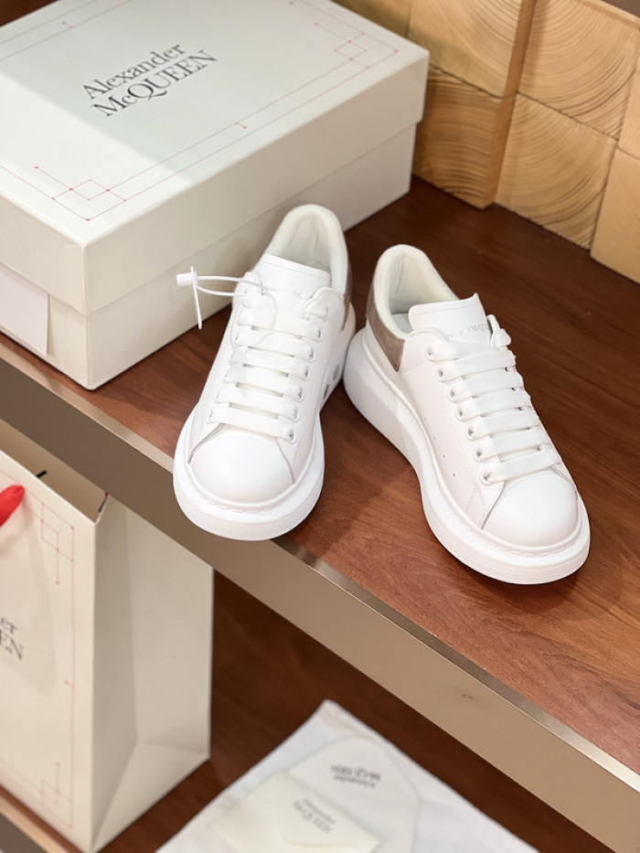 Alexander McQueen sneaker