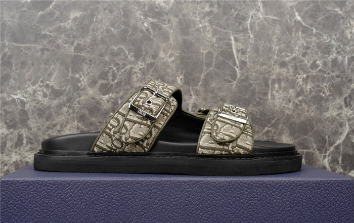 DO DESIGNER SLIPPERS