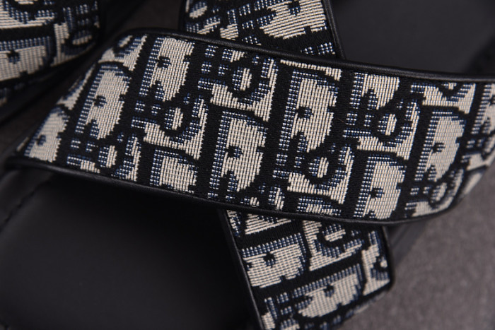 DO DESIGNER SLIPPERS