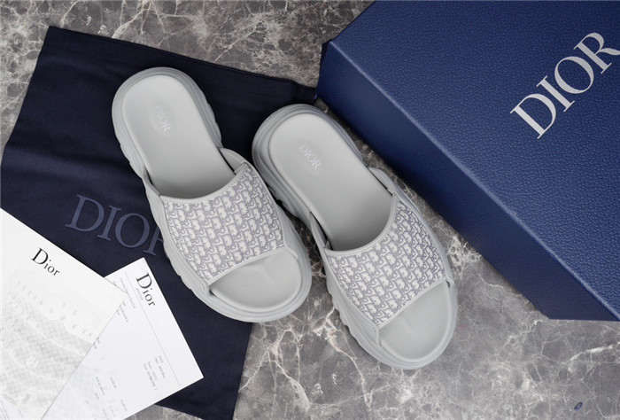 DO DESIGNER SLIPPERS