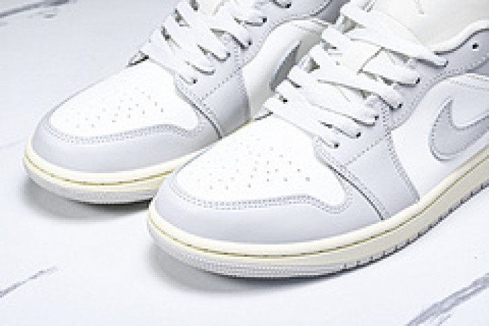 Air Jordan 1 Low DC0774-103