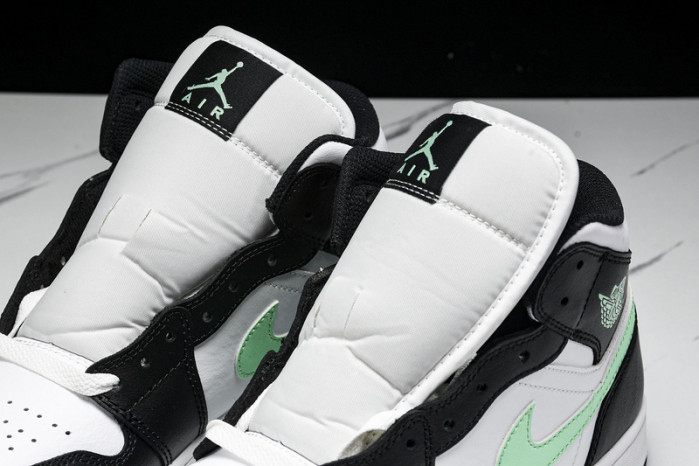 Air Jordan 1 Mid DQ8426-103