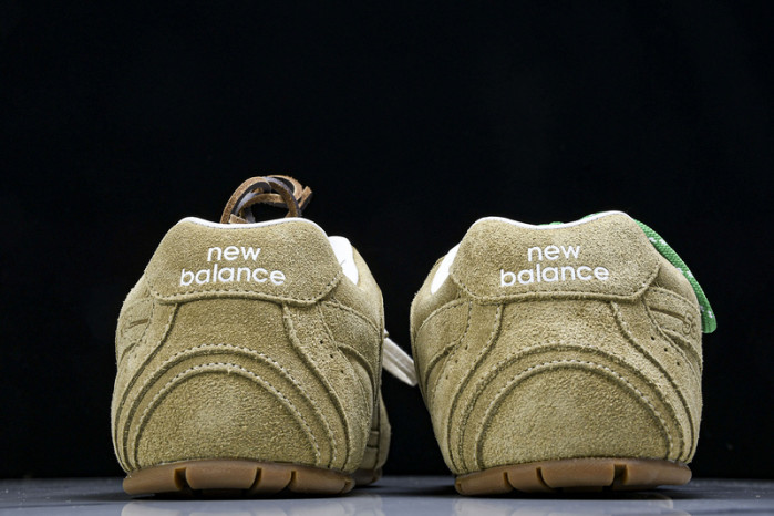 New Balance Miu