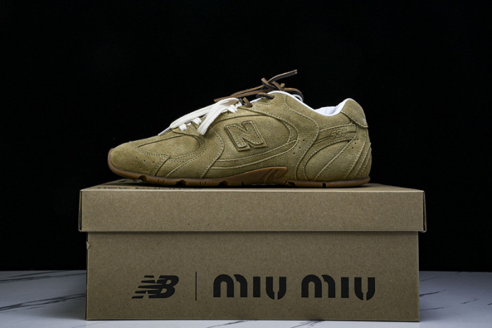 New Balance Miu