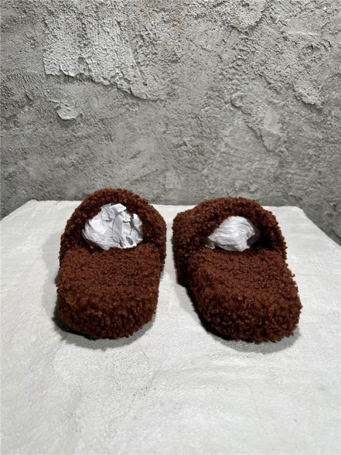 BLEN DESIGNER SLIPPERS