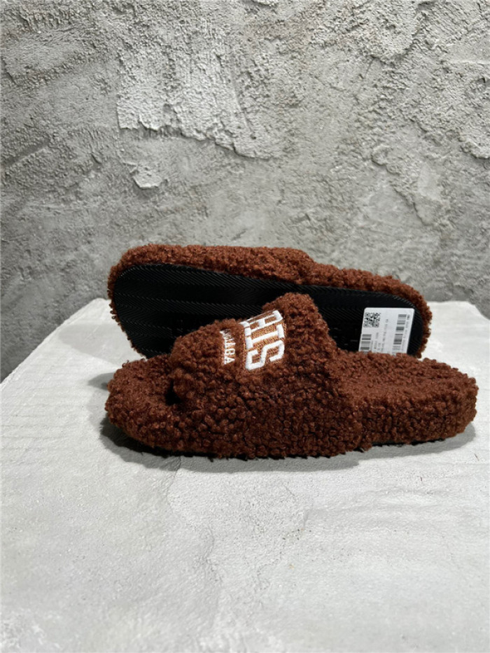 BLEN DESIGNER SLIPPERS