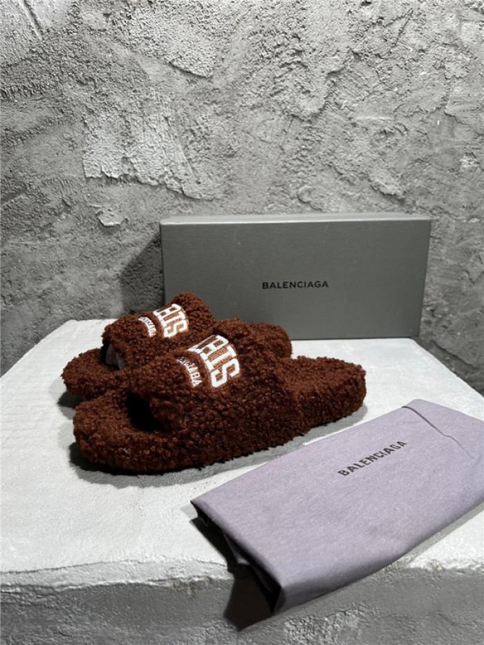 BLEN DESIGNER SLIPPERS