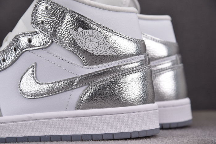 WMNS Air Jordan 1 Mid SE Metallic Silver FN5031-100