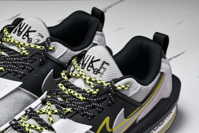 Sacai x Nike Zegamadome SP HQ8618 003