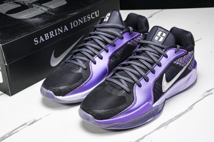 Nk Sabrina 2 "Court Vision" FZ1517-500