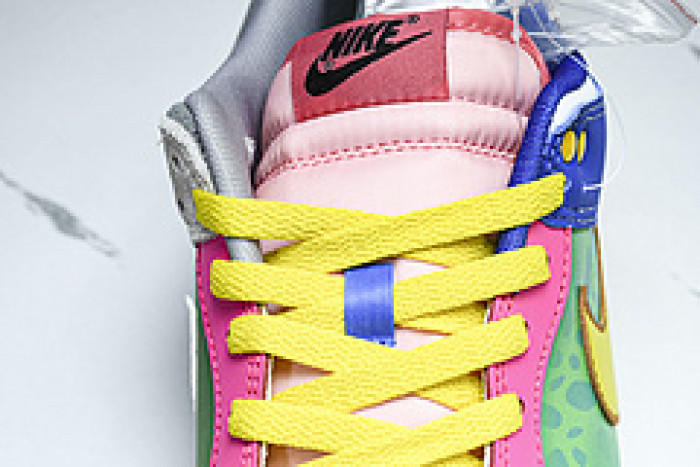 NK Dunk Low SE DH0952-100